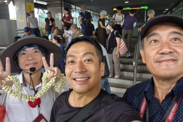 singapore-day-tours-guides-1 singapore-day-tours-guides-1